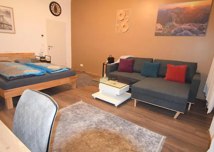 Cozy Apartments In Central Location With Free Parking